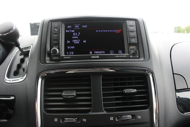 Used 2019 Black Dodge SXT image 14