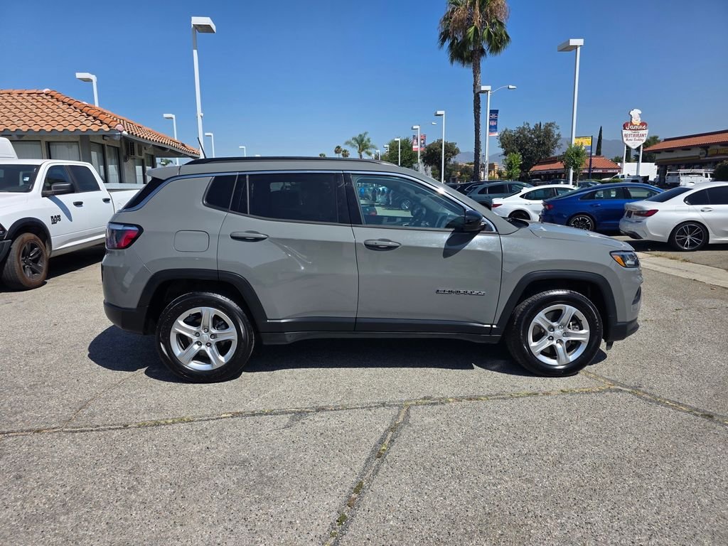 Certified Used 2024 Gray Jeep Latitude image 4