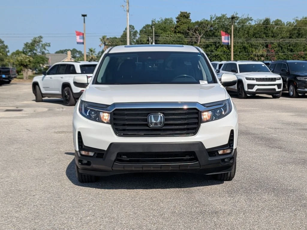 Used 2023 White Honda RTL image 8