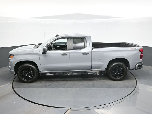 Used 2025 Gray Chevrolet Custom image 12