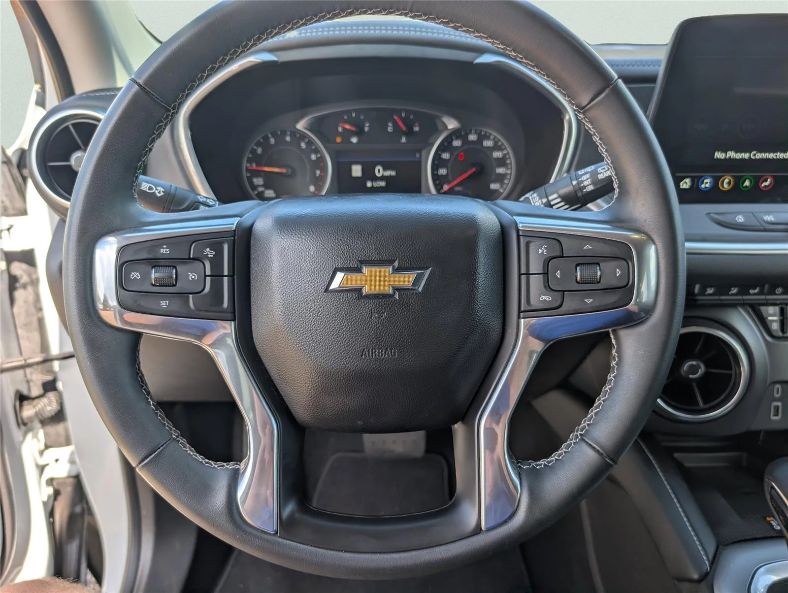 Used 2024 Summit White Chevrolet 3LT image 25