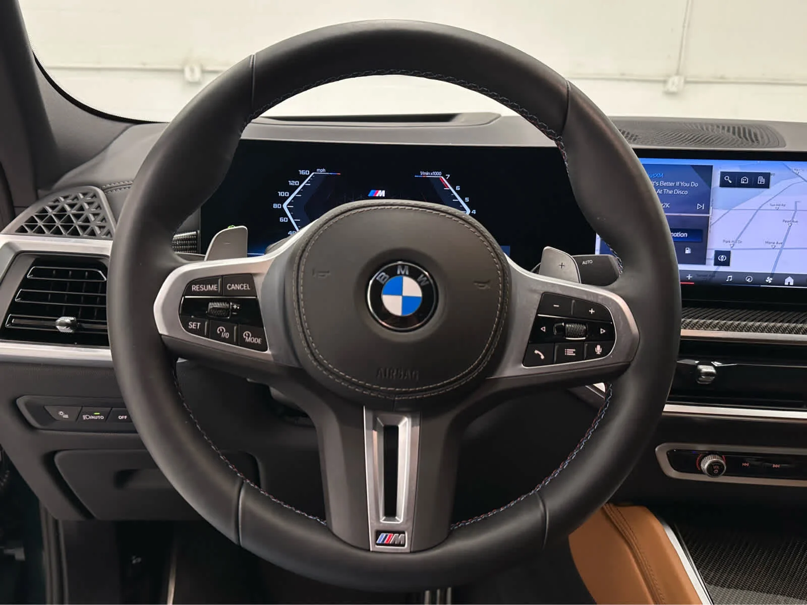 Used 2026 Oxford Green Metallic BMW M60i image 24