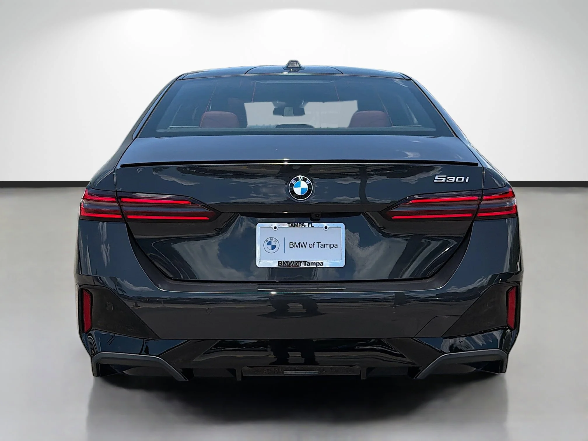 New 2027 Dark Graphite Metallic BMW 530i image 4