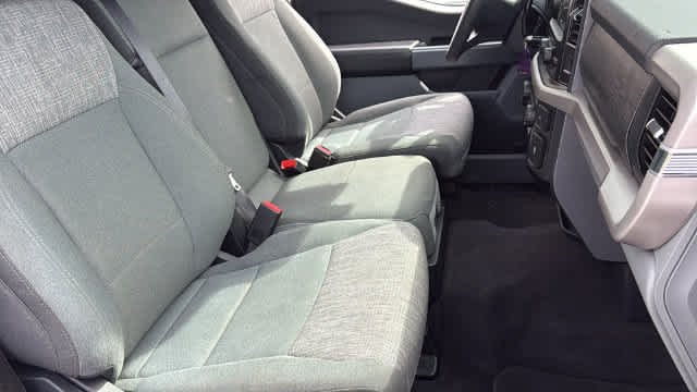Used 2023 Oxford White Ford XLT image 30