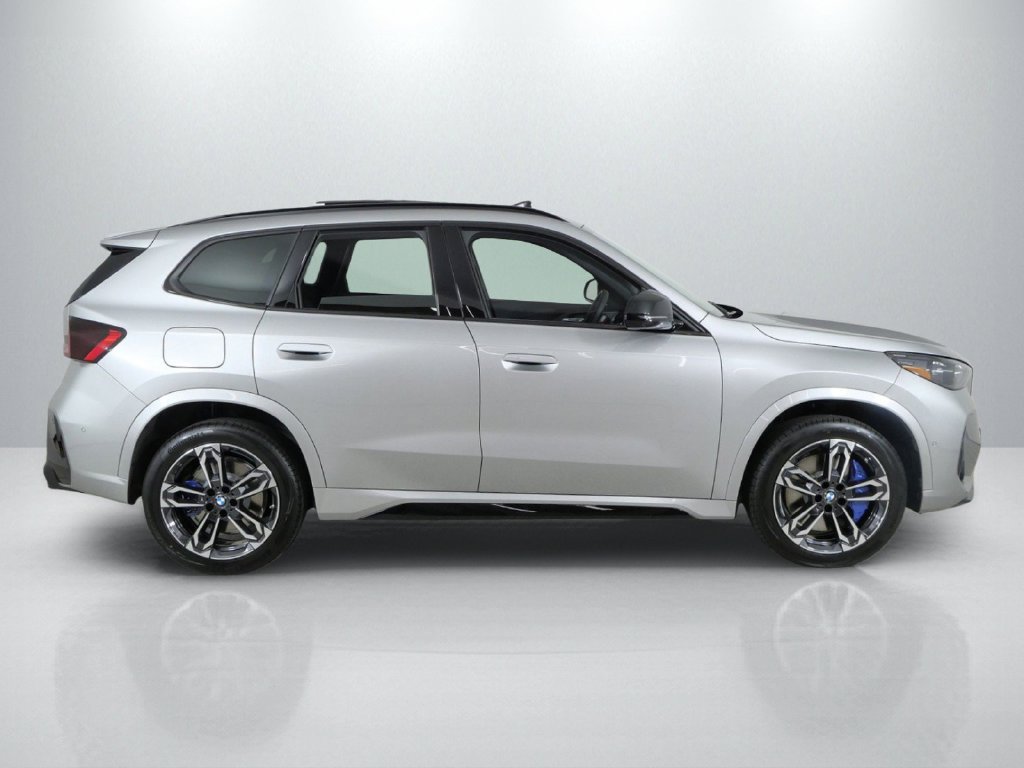 New 2027 Space Silver Metallic BMW M35i image 8