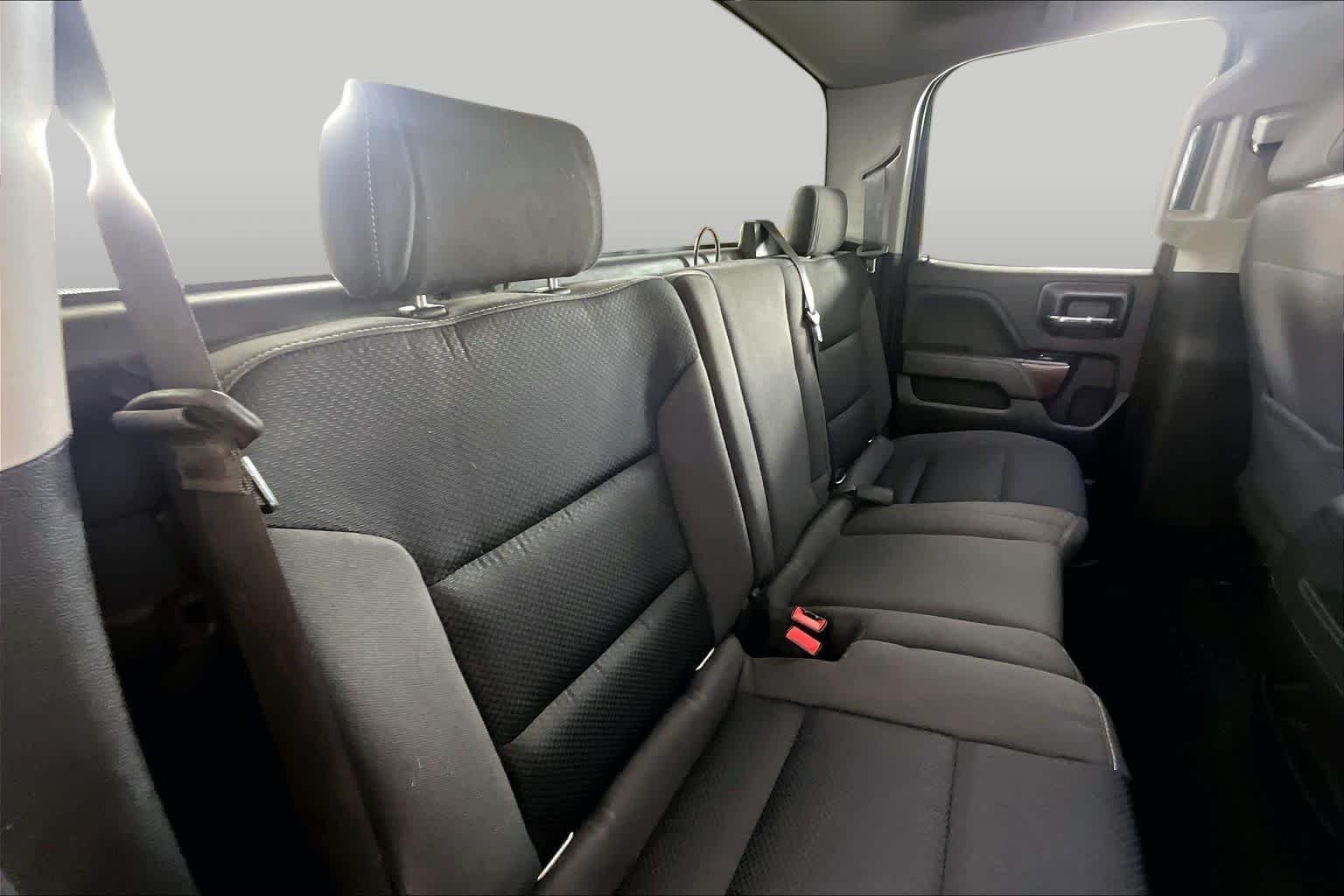 Used 2018 Cardinal Red GMC SLE image 20