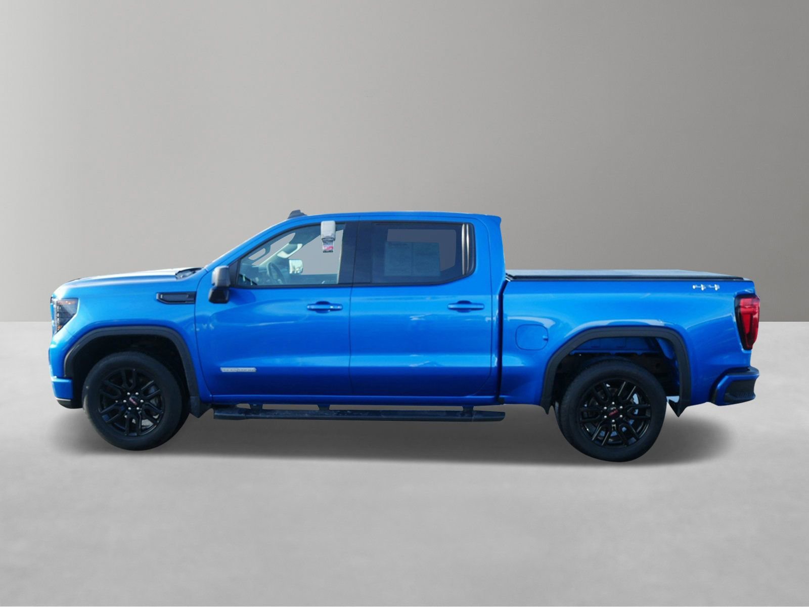 Used 2022 GMC Sierra 1500 Elevation with VIN 1GTPUCEK8NZ622816 for sale in White Bear Lake, Minnesota