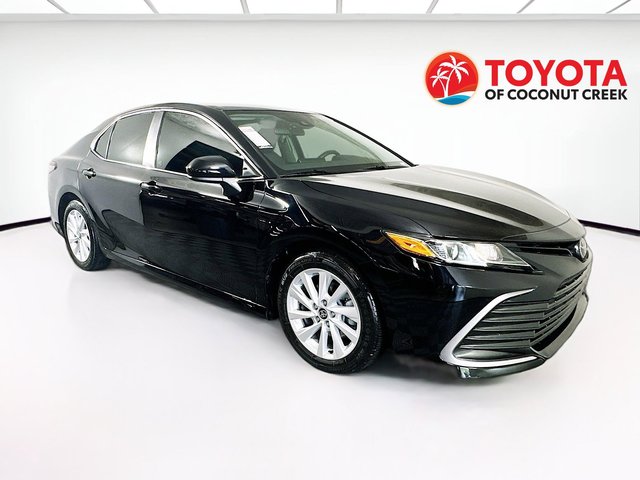 2022 Toyota Camry media 1