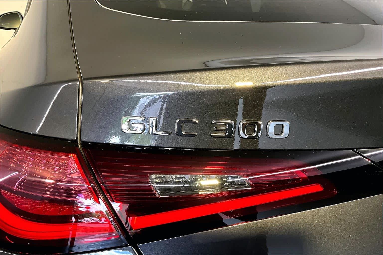 New 2027 Graphite Grey Metallic Mercedes-Benz GLC 300 image 6