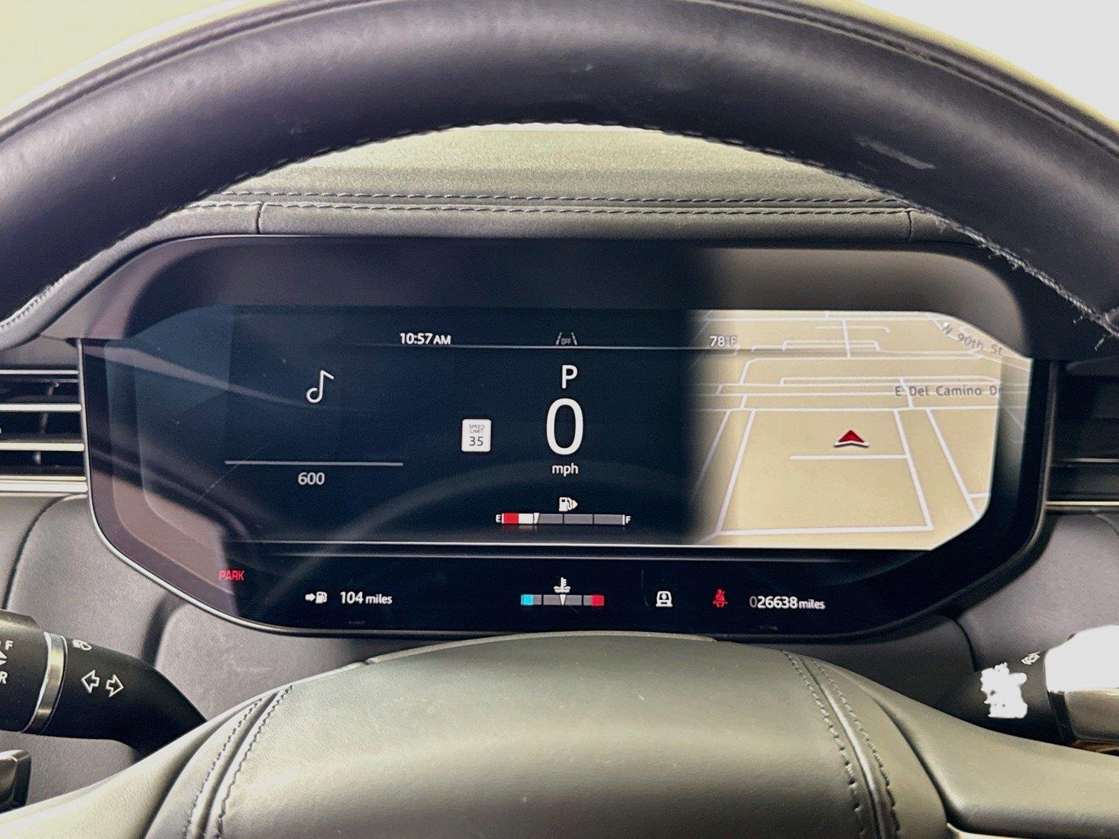 Used 2024 Fuji White Land Rover SE | Blackout Pkg | 360 Camera | Heated/Vented Seats image 17