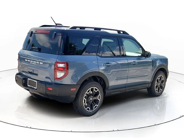 New 2026 Azure Gray Metallic Ford Outer Banks image 5