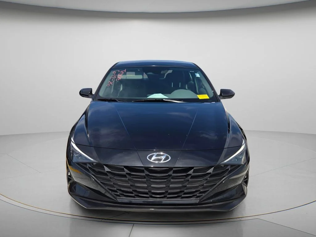 Used 2023 Black Hyundai SEL image 3