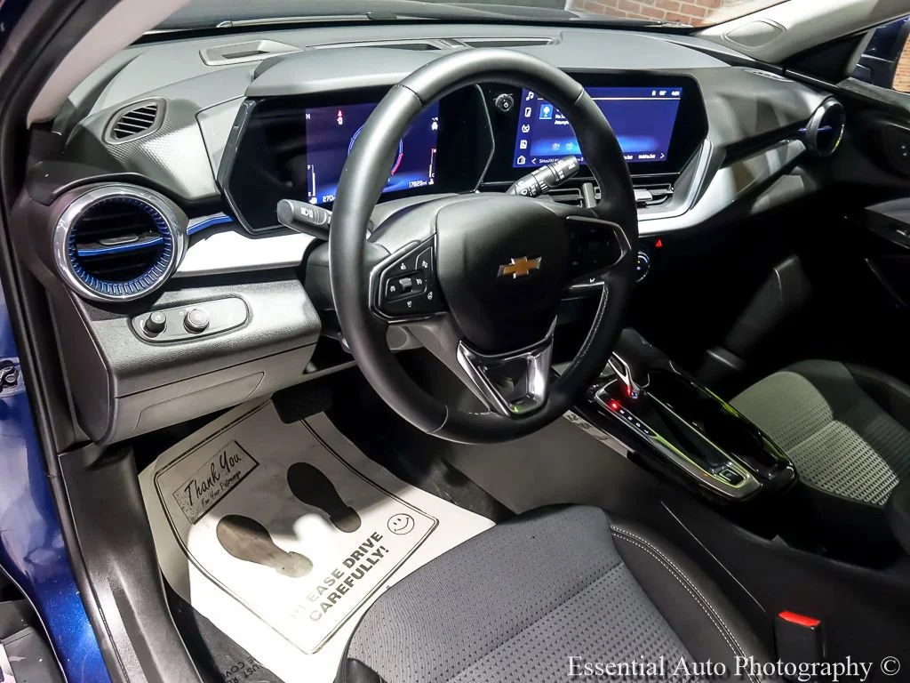 Used 2024 Blue Glow Metallic Chevrolet LT image 13