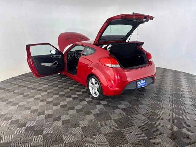 Used 2014 Red Hyundai Base image 20