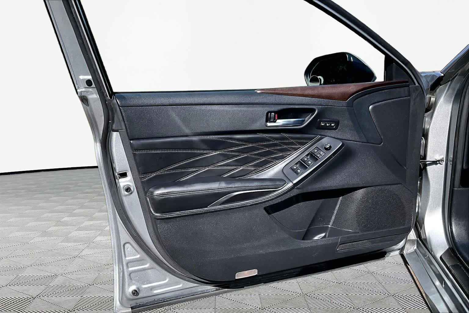 Used 2021 Celestial Silver Metallic Toyota Hybrid Limited image 22