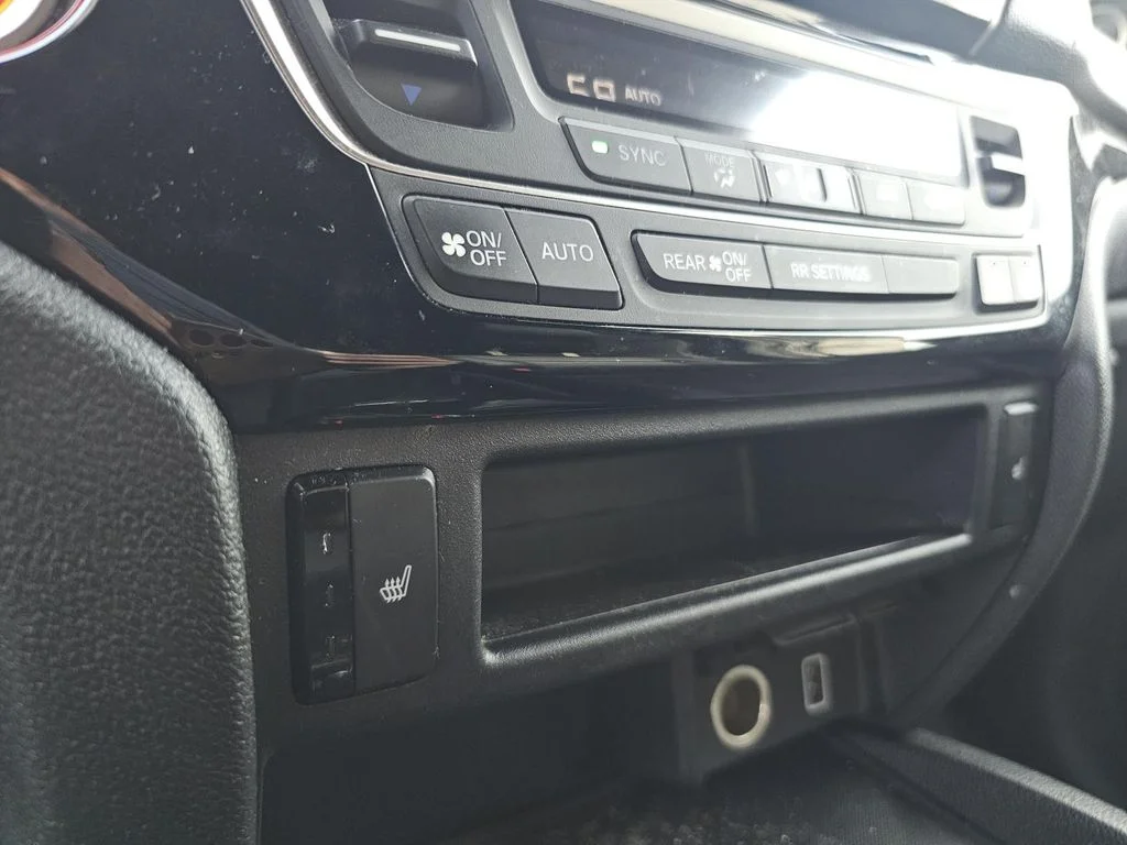 Used 2019 White Honda Touring image 16