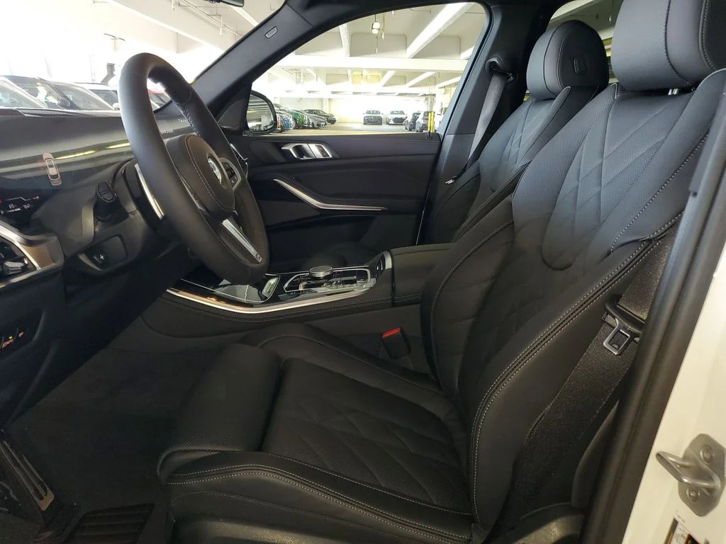 Used 2026 White BMW sDrive40i image 16