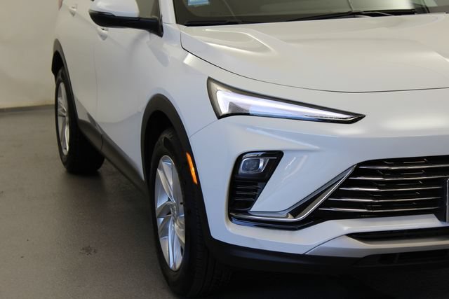 New 2026 Summit White Buick Preferred image 3
