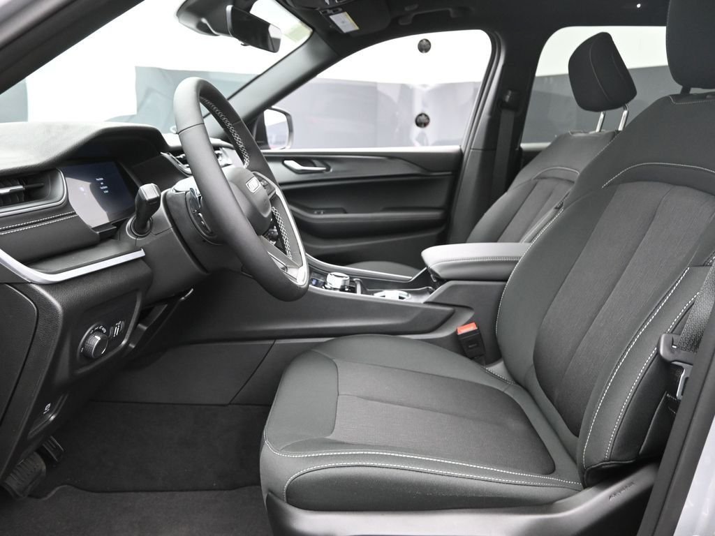 2025 Jeep Grand Cherokee Laredo - Photo 16
