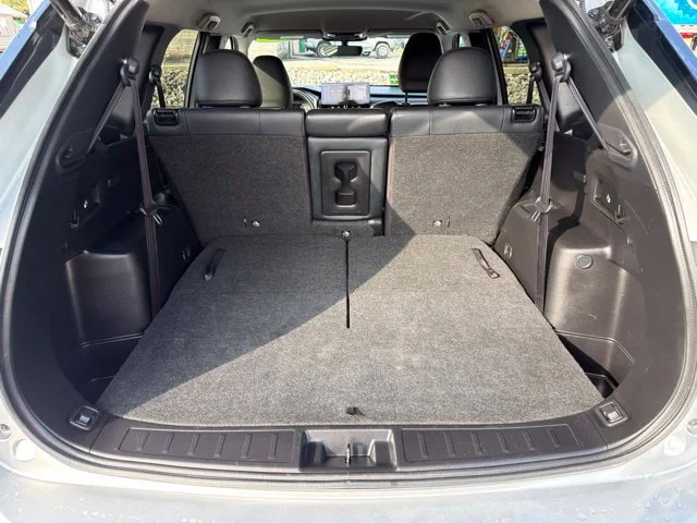Used 2025 Silver Mitsubishi SE image 24