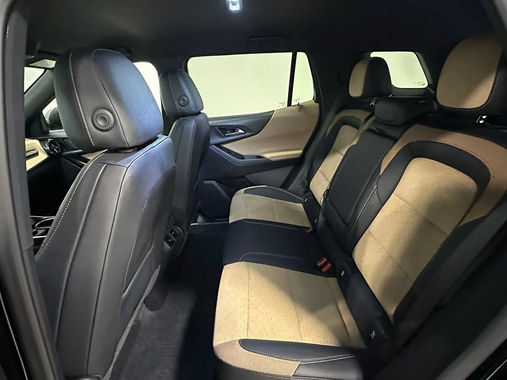 Used 2025 Mosaic Black Metallic Chevrolet ACTIV image 18