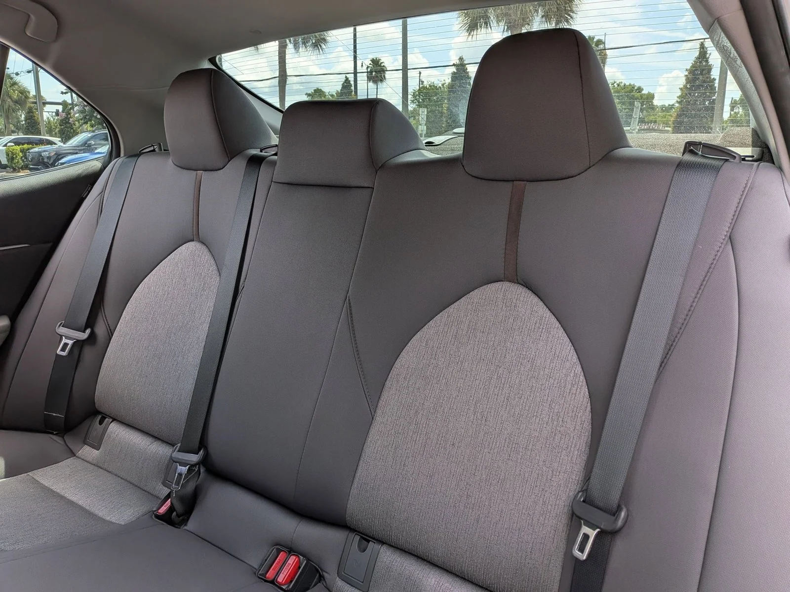 Used 2018 Celestial Silver Metallic Toyota L image 17