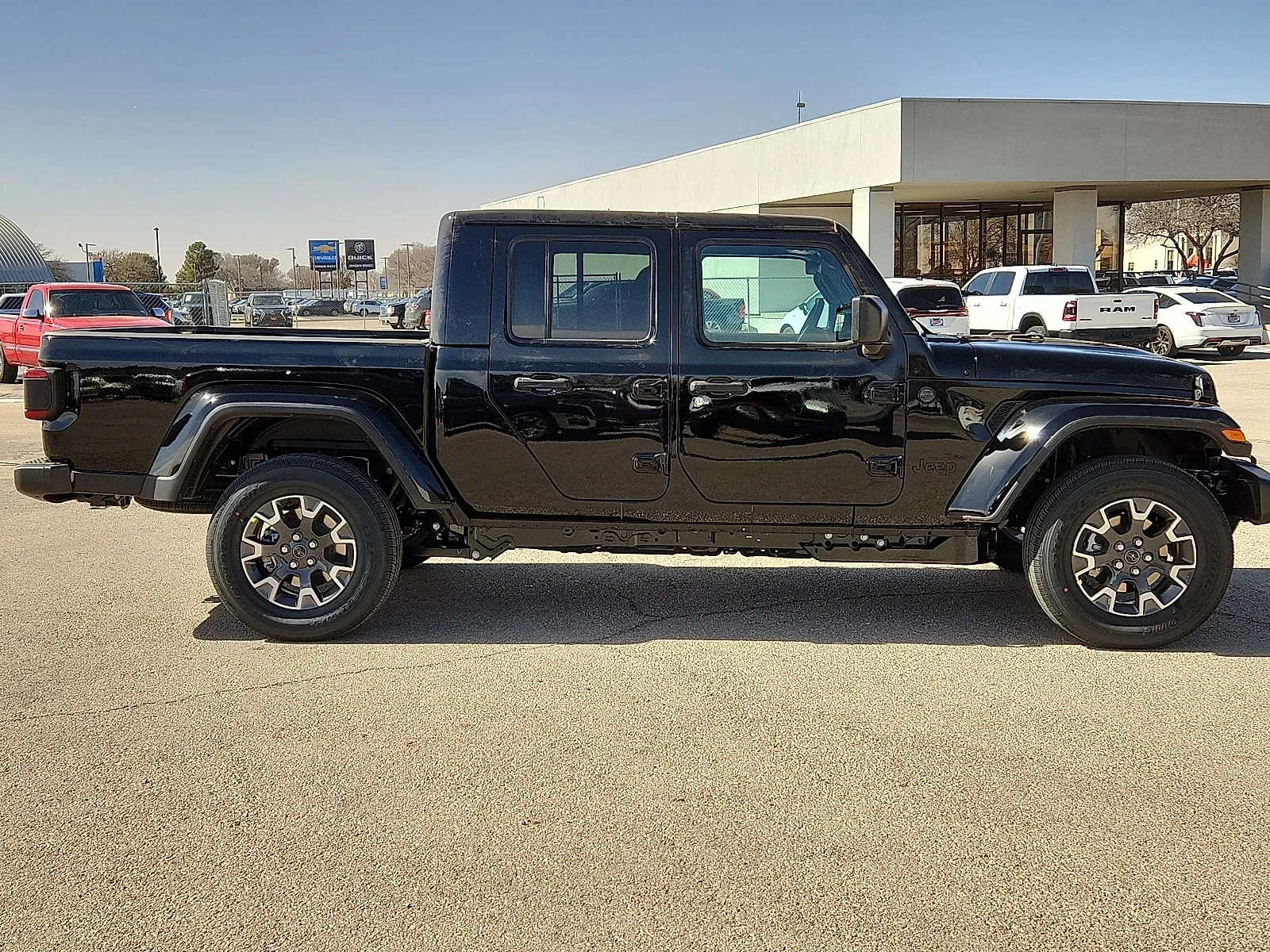 New 2026 Black Clear-Coat  Paint Jeep SAHARA 4X4 image 5