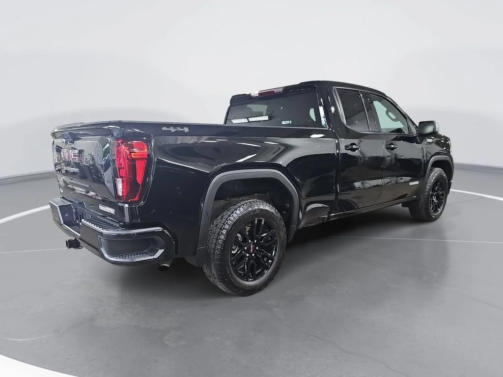 Certified Used 2025 Onyx Black GMC Elevation image 3