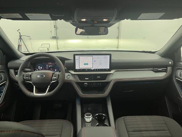 New 2026 Star White Metallic Tri-Coat Ford ST-Line image 4