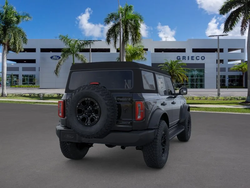 New 2026 Shadow Black Ford Outer Banks® image 32