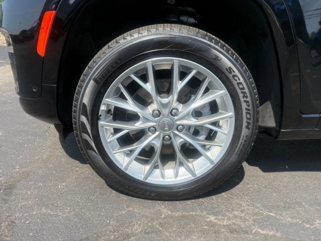 Certified Used 2023 Black Jeep Summit 4xe image 11