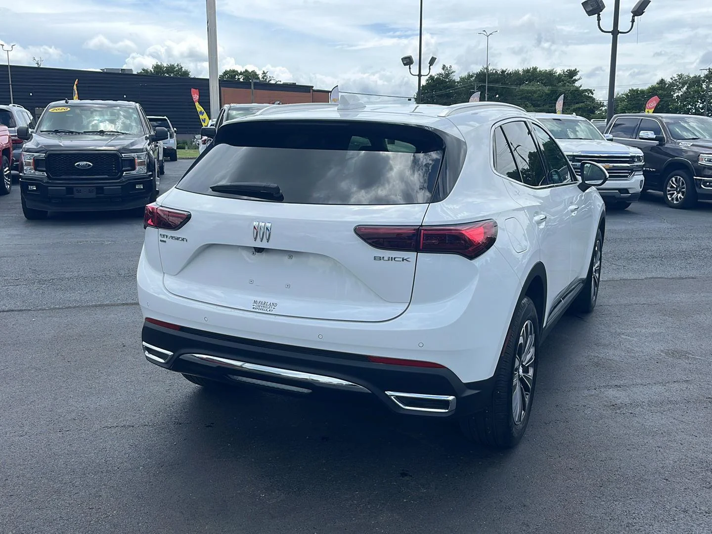 Used 2025 Summit White Buick Preferred image 5
