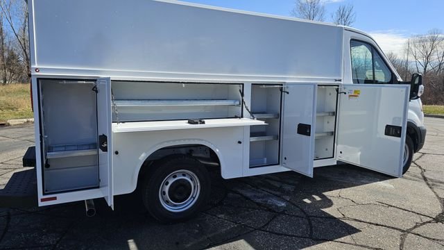 New 2026 Oxford White Ford Base image 10