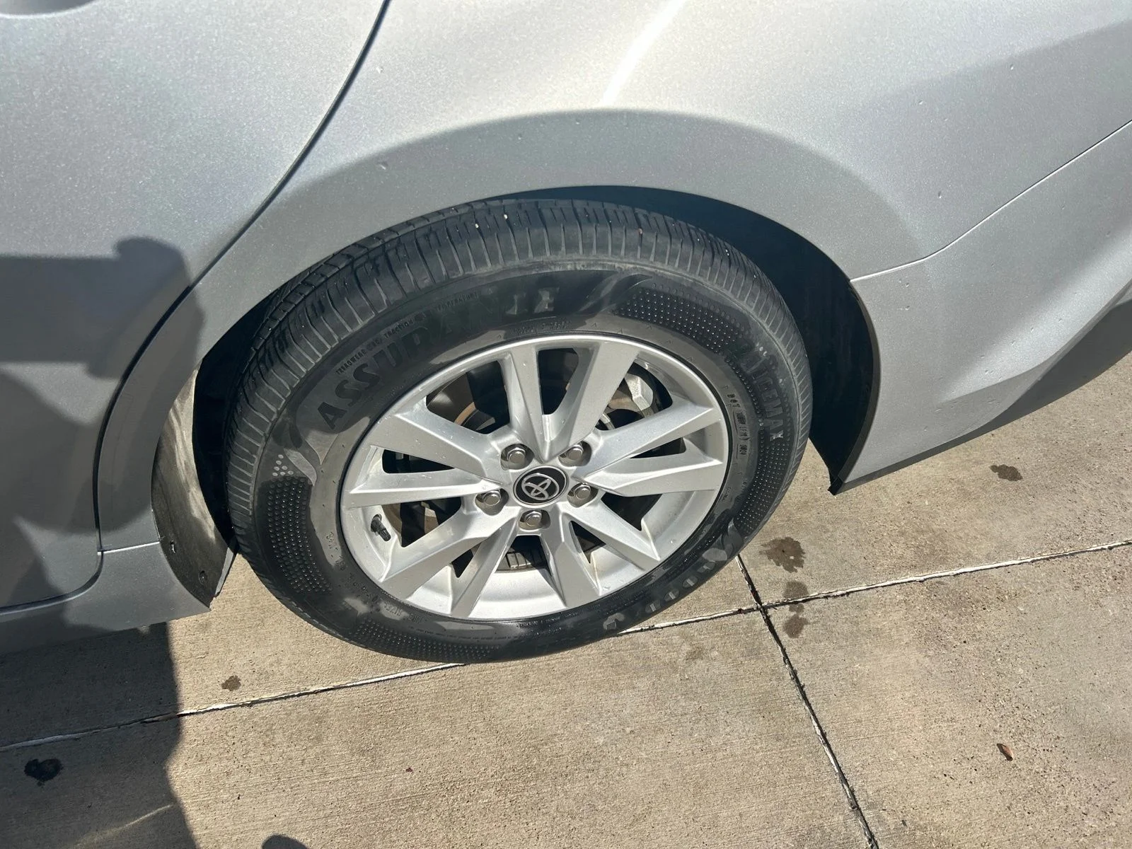 Used 2025 Silver Toyota LE image 17