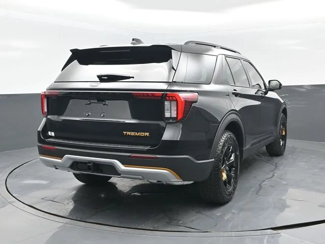 New 2026 Agate Black Metallic Ford Tremor® image 22