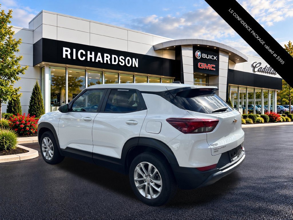 Used 2024 Summit White Chevrolet LS image 3