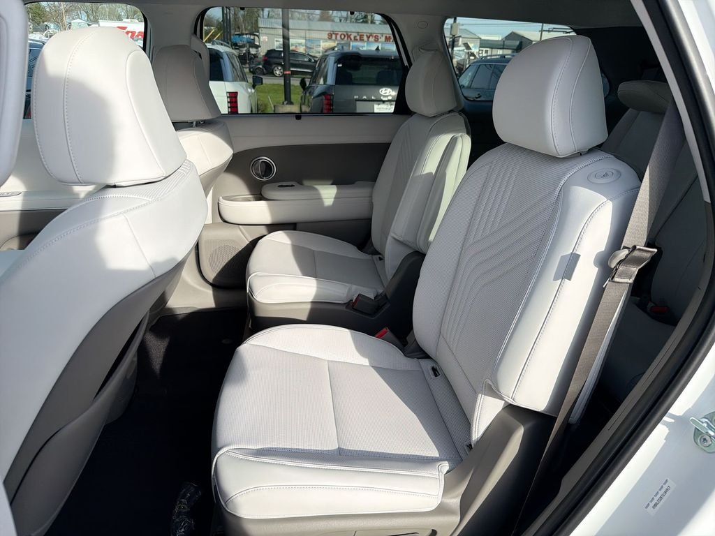 New 2026 White Hyundai SEL AWD image 23