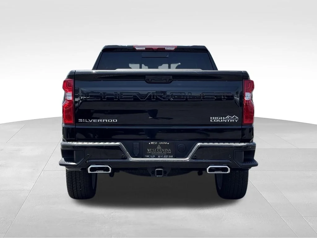 Used 2025 Black Chevrolet High Country image 9