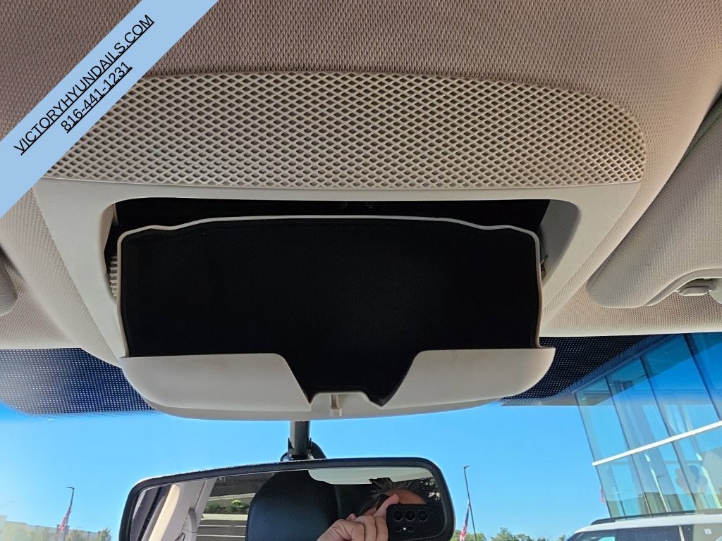Used 2018 Blue Ford SEL image 23