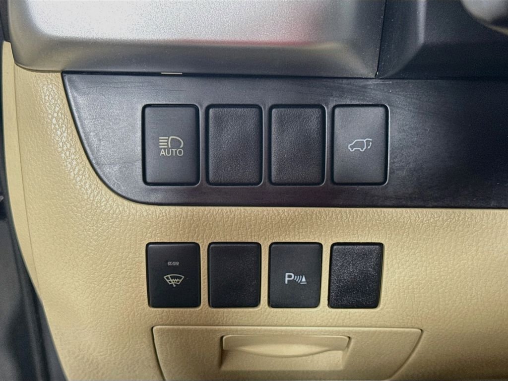 Used 2019 Midnight Black Metallic Toyota Hybrid Limited image 11