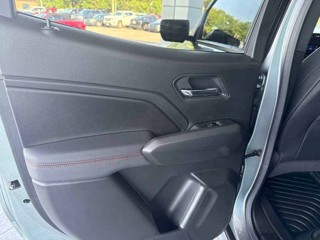 Used 2025 Gray Chevrolet Z71 image 47