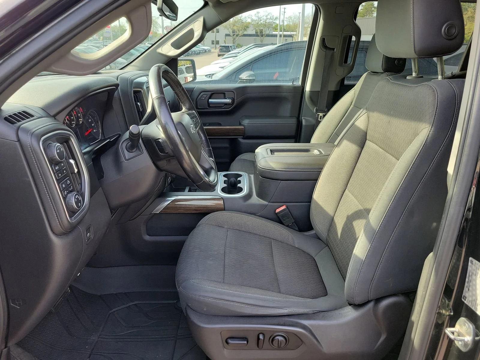 2019 Chevrolet Silverado 1500 RST - Photo 20