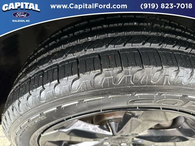 Used 2023 Black Jeep Altitude image 14