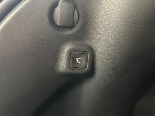 New 2026 Fathom Blue Pearl Coat Jeep Latitude image 17