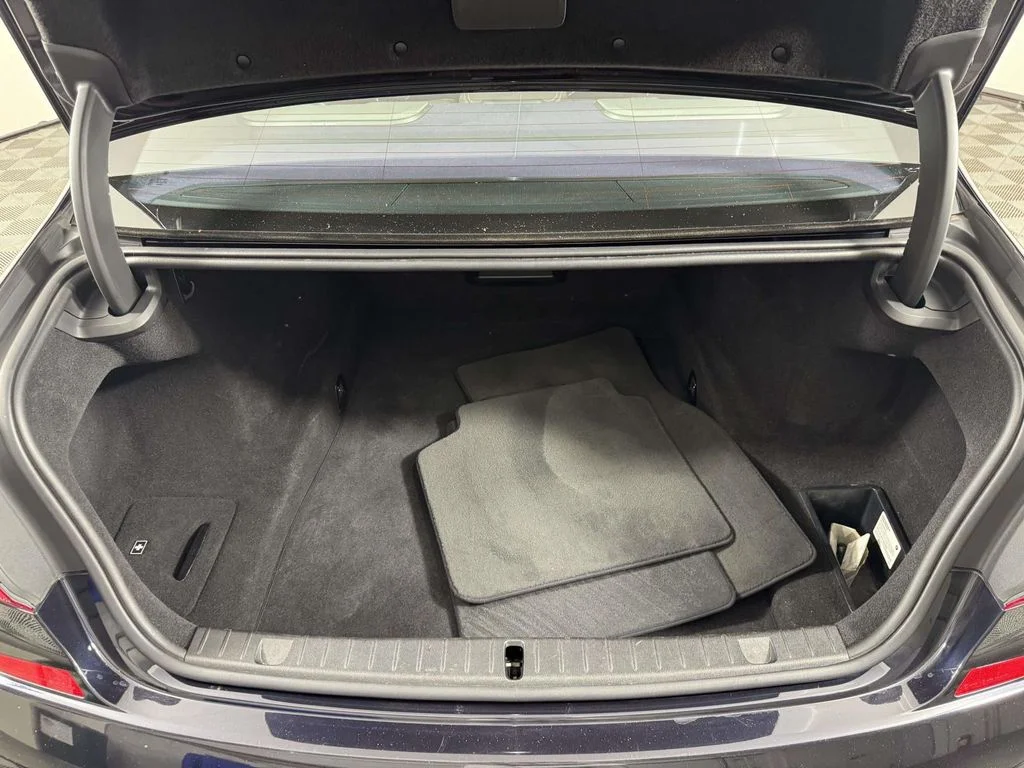 Used 2019 Black BMW 740i xDrive image 14