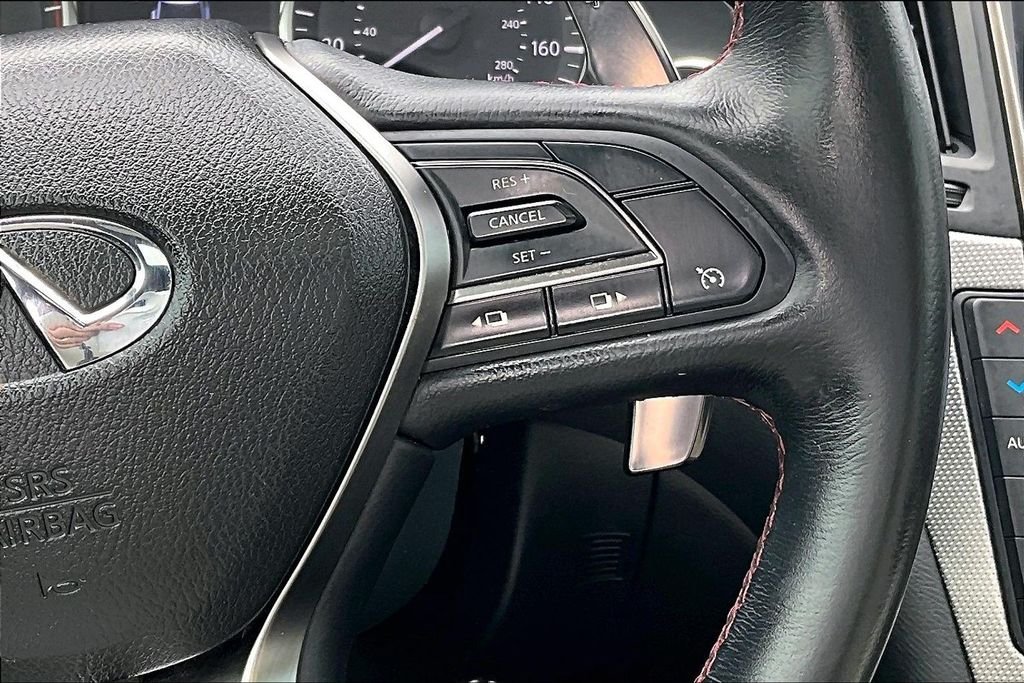 Used 2019 White INFINITI Red Sport 400 image 21