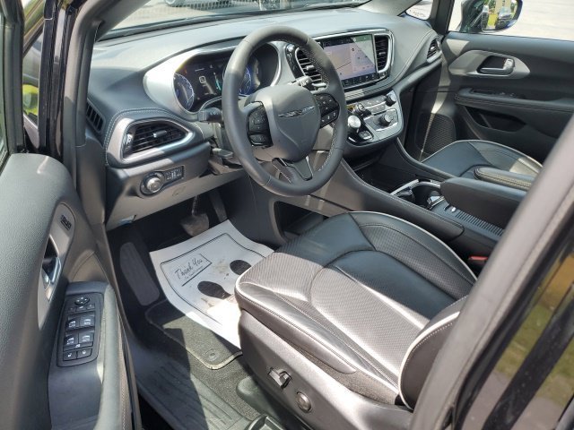 Used 2026 Black Chrysler Limited image 12