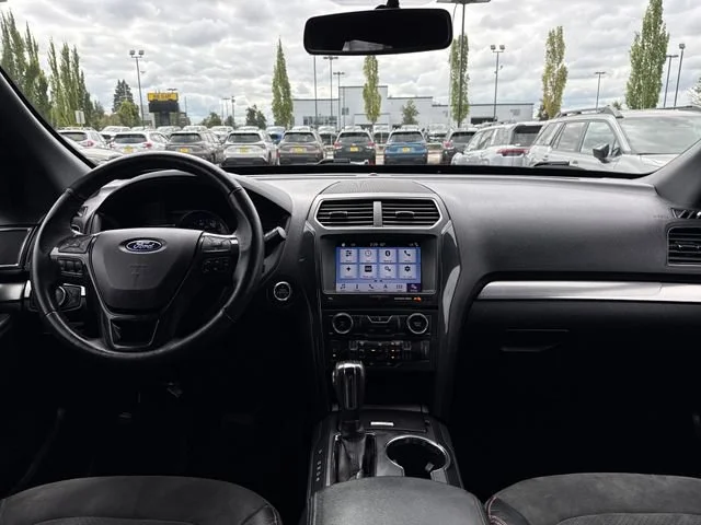 Used 2018 Blue Metallic Ford XLT image 12