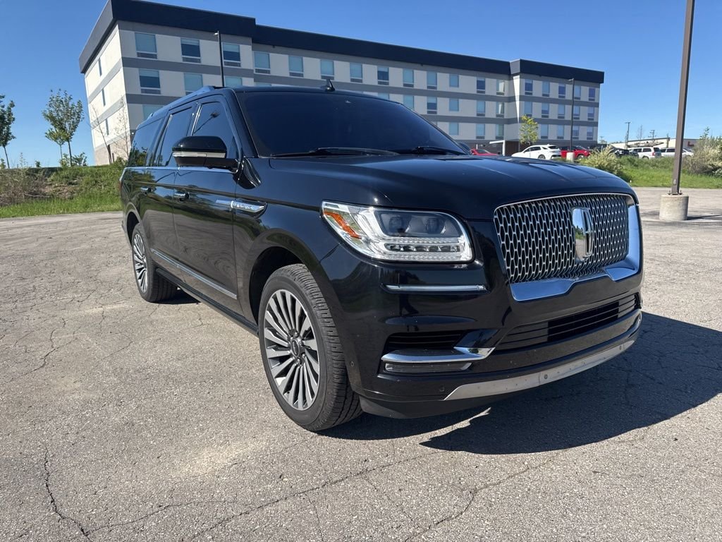 Used 2019 Black Metallic Lincoln Reserve image 13