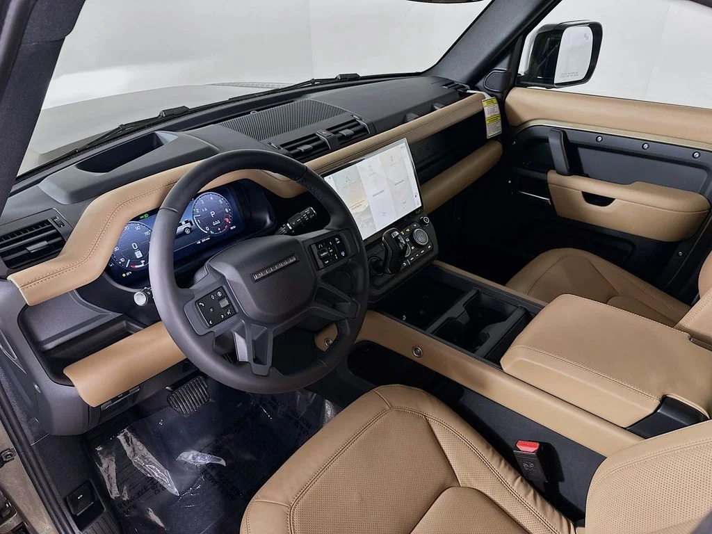 Used 2026 Gondwana Stone Metallic Land Rover X-Dynamic SE image 10